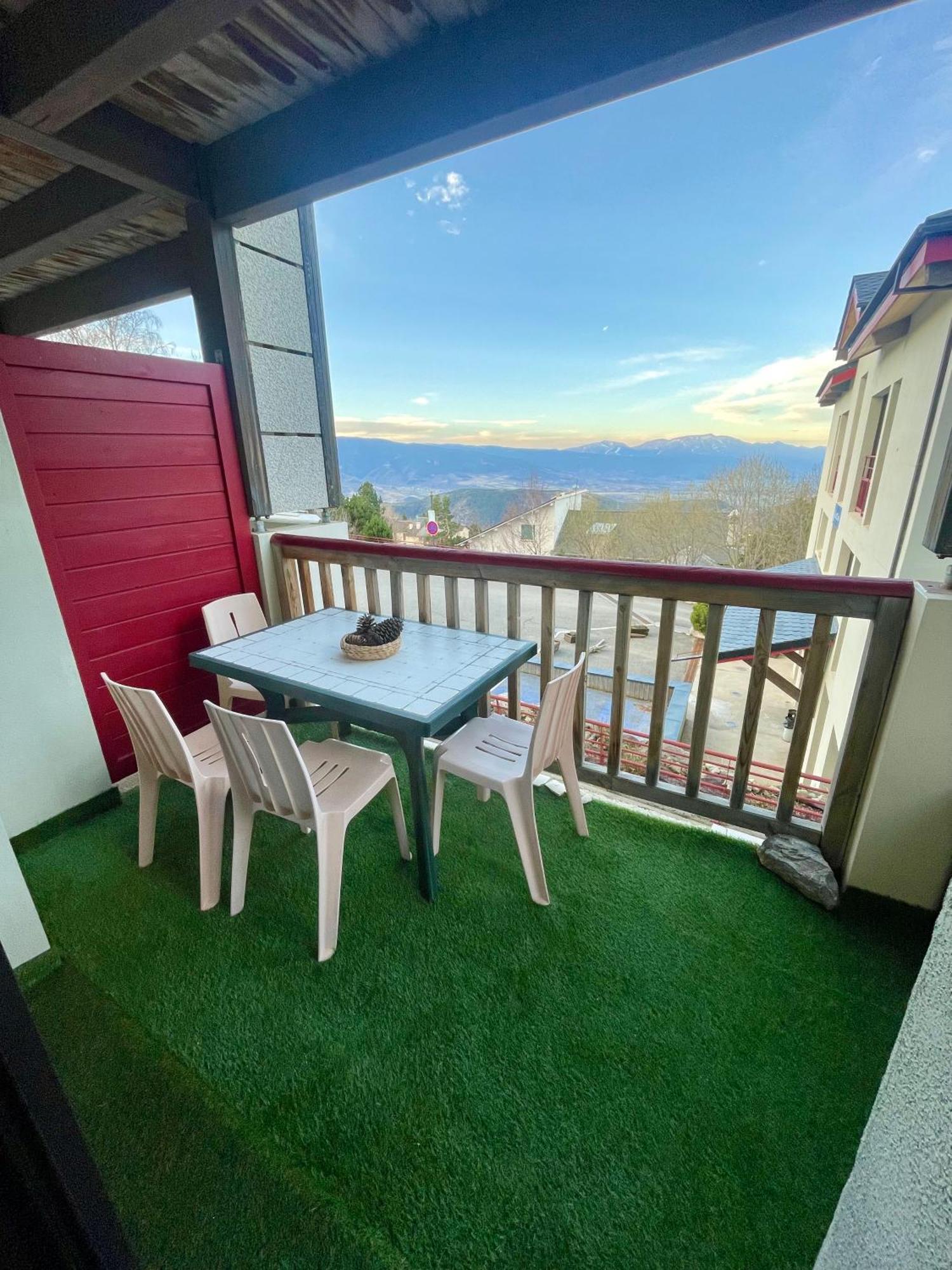 Charmant T3 Avec Vue Montagne Et Parking Privatif Font-Romeu-Odeillo-Via Zewnętrze zdjęcie